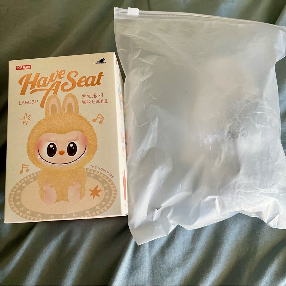 Labubu Have a Seat Toy - secret Duo Duo & clear case super rare authentic